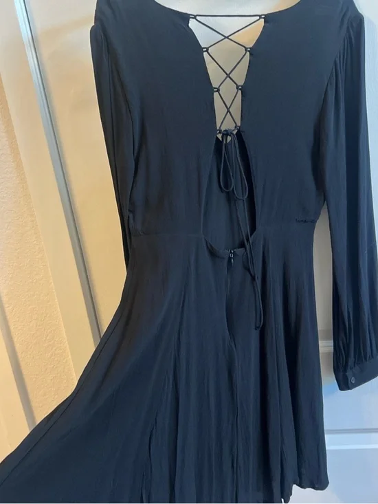 Black Long-Sleeve V-Neck Lace-Up Mini Dress - Picture 2 of 6